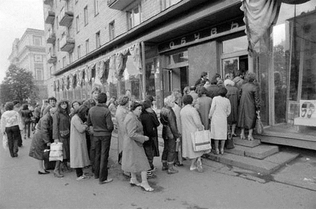 почему советские женщины выглядели старше своих лет: нехватка товаров